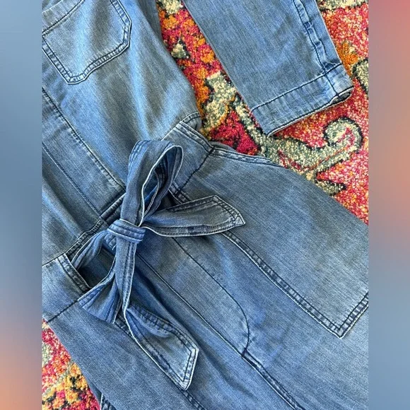 & Denim | Women's Medium Blue Lightweight Denim Jumpsuit tie waist hidden button - Picture 10 of 16